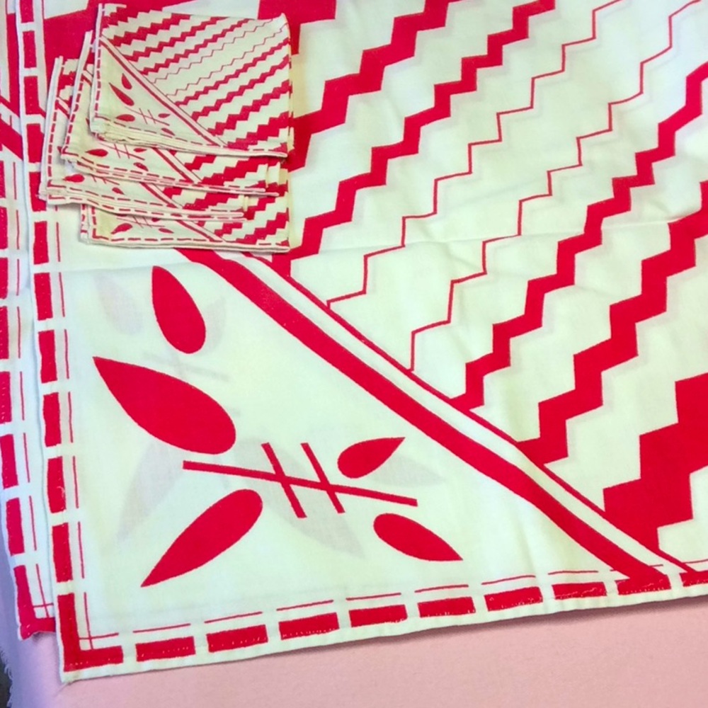 FINAL SALE PRICE Red Chevron Pattern Tablecloth & Napkins